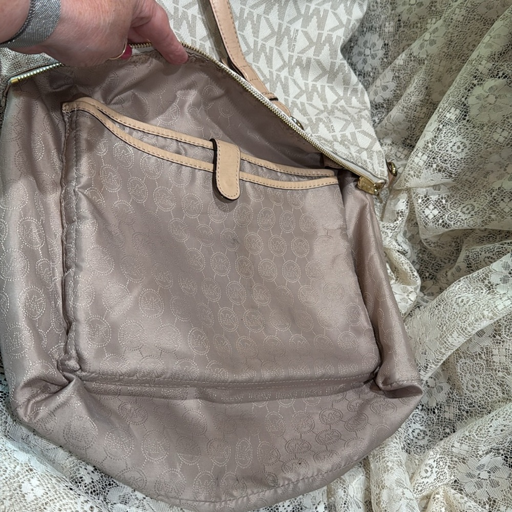 Michael Michael Kors Jet Set Beige Monogram Tote and Crossbody 16 X 13 X 5 - Picture 11 of 15